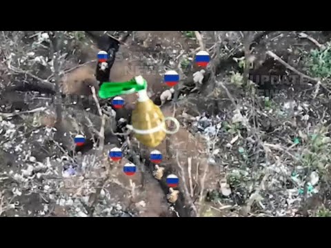 Fight Begins!! Ukrainian drones dropping bomb Brutally Blow up Russian troops on trench in frontline