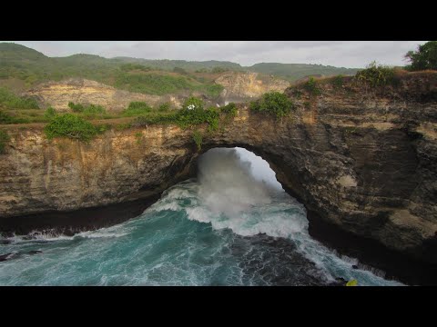 Drone video – Nusa Penida, 2nd video of this Indonesian island with breathtaking views and beaches.